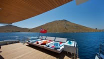 Motor yacht KANGA -  Aft Deck Sunpads
